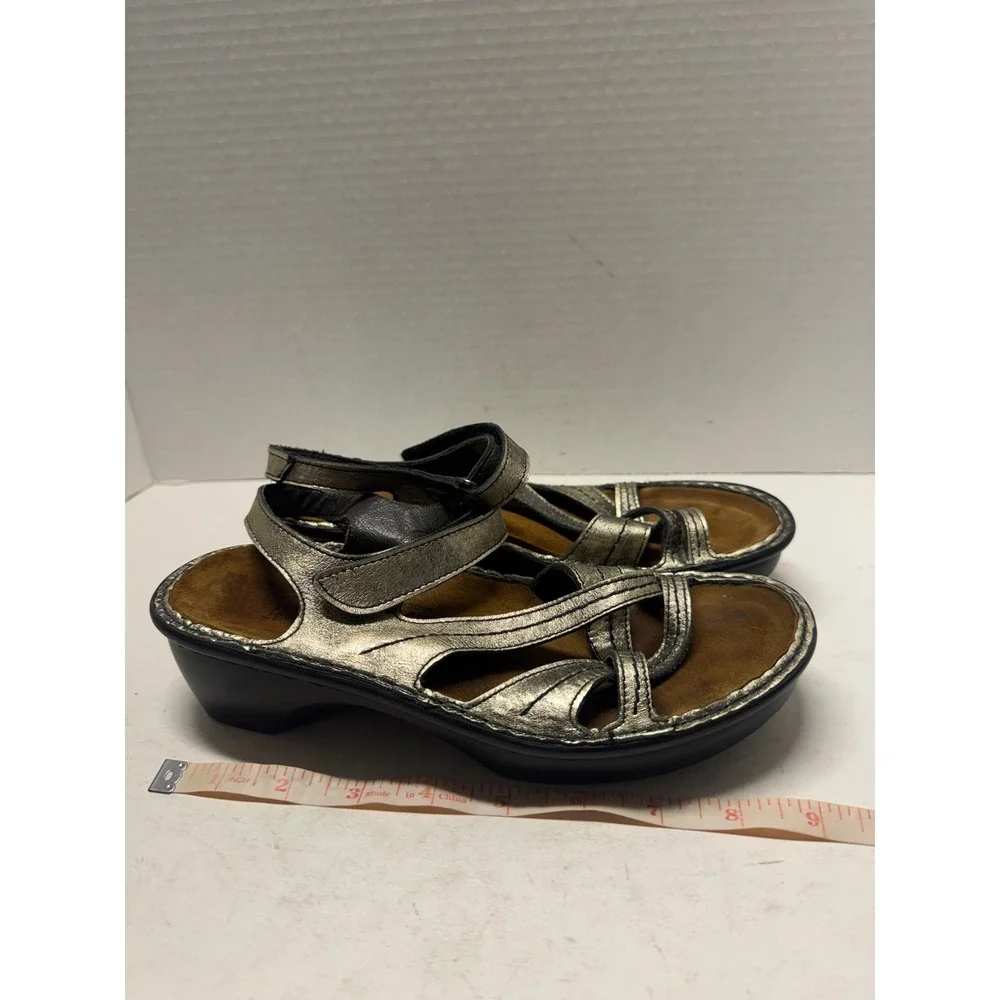 Naot metallic pewter